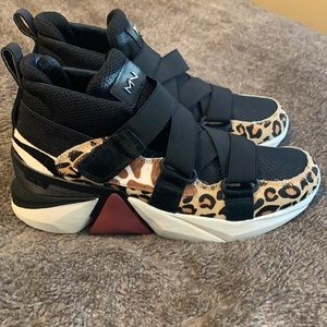 Beautiful New stylish shoes (Mark Nason).